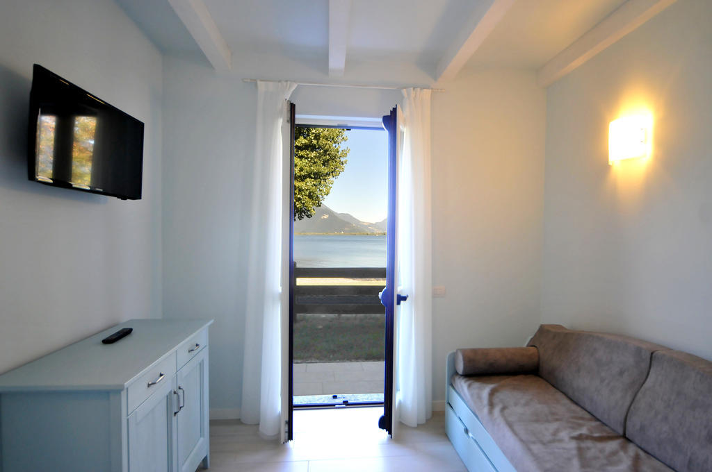 Villa Carolina Domaso Room photo