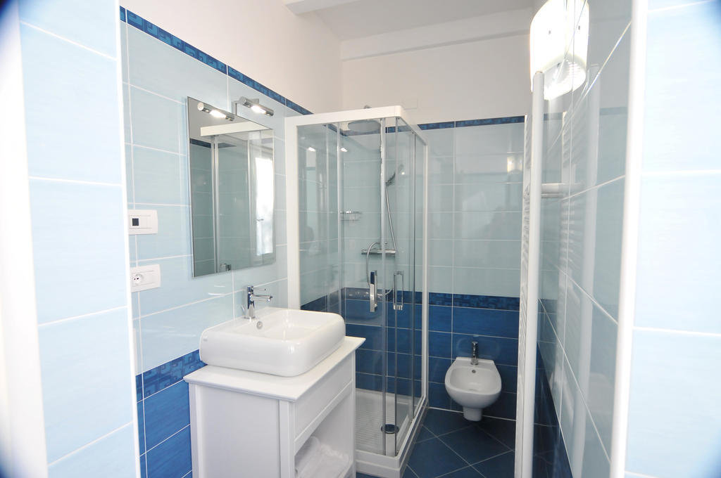 Villa Carolina Domaso Room photo